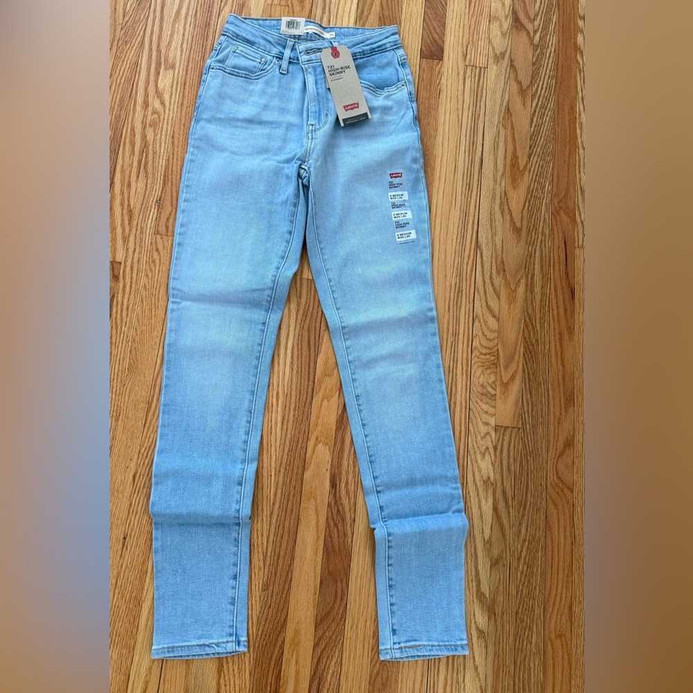 NWT Levi’s Women's 721 High Rise Skinny Jeans Light Blue Wash W25 L30